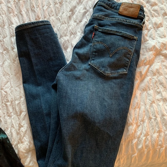 712 Levi’s - Picture 2 of 3